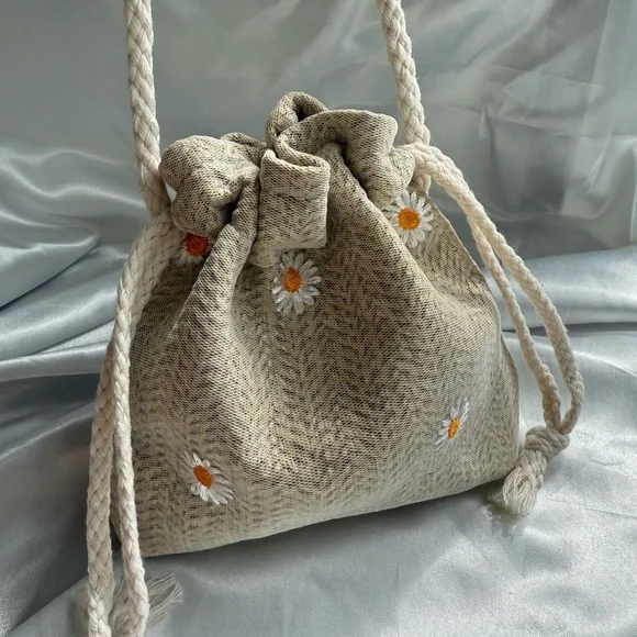 Women Fashion Unique Cream Drawstring Women mini Bag - Picture 1 of 16